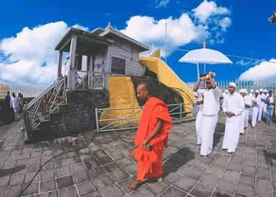 Lily adam's peak Bed & Breakfast Nallathanniya Bagian luar foto